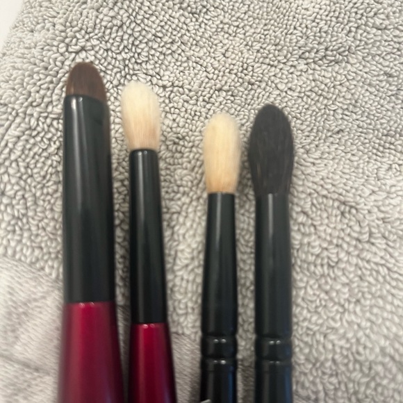 Sonia G and Wayne Goss Makeup Brushes - Picture 9 of 13